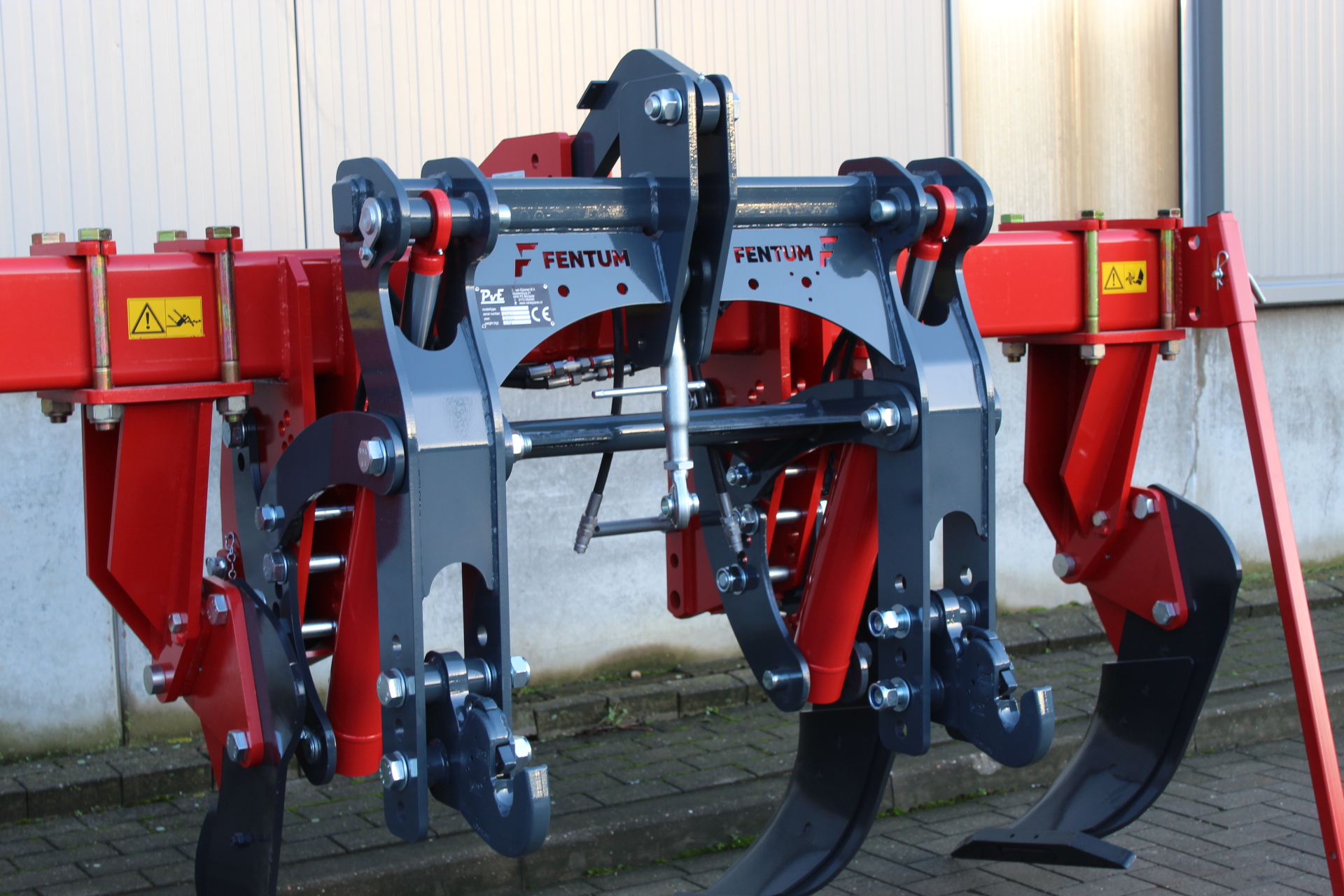 Hydraulic parallel linkage