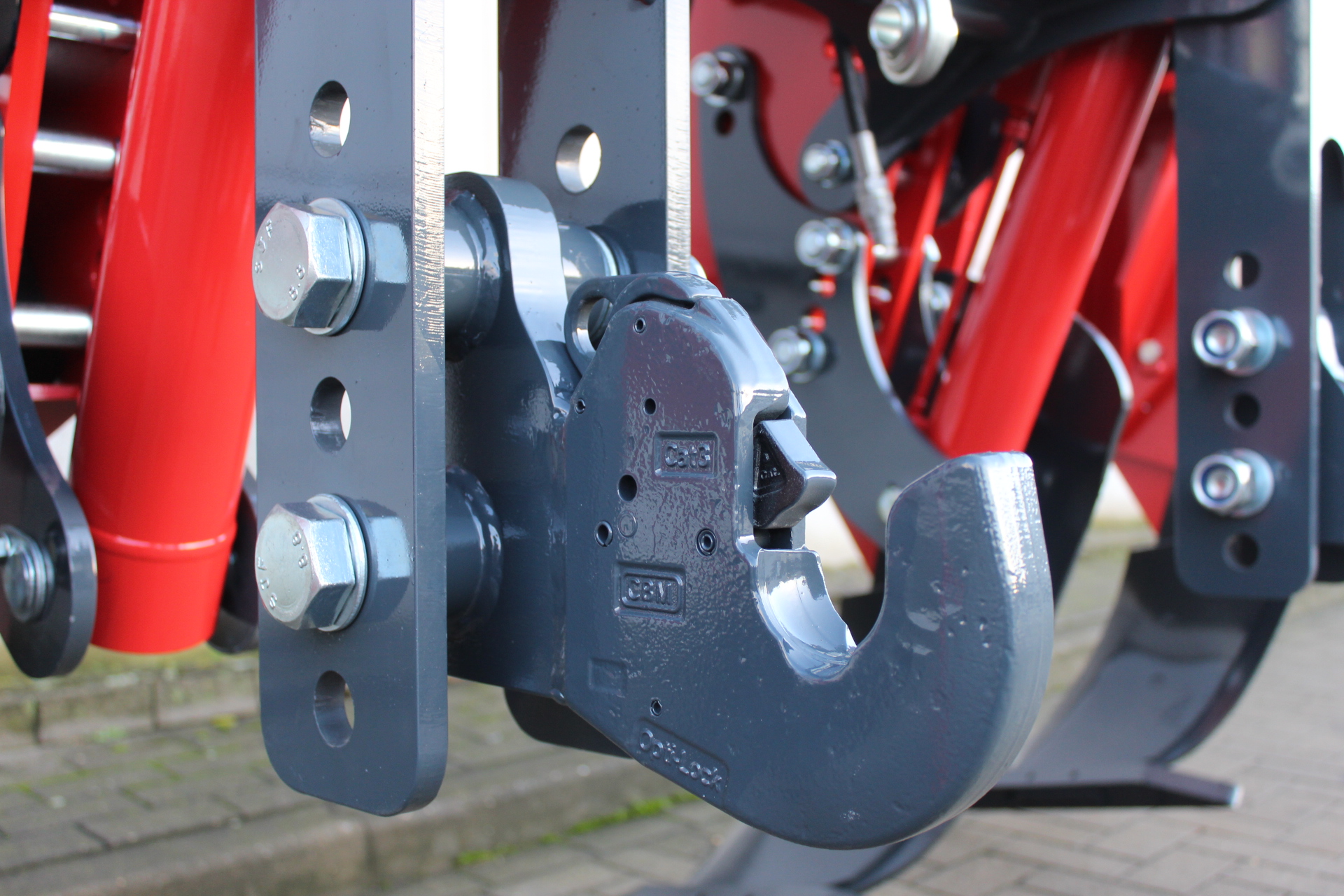 Hydraulic parallel linkage
