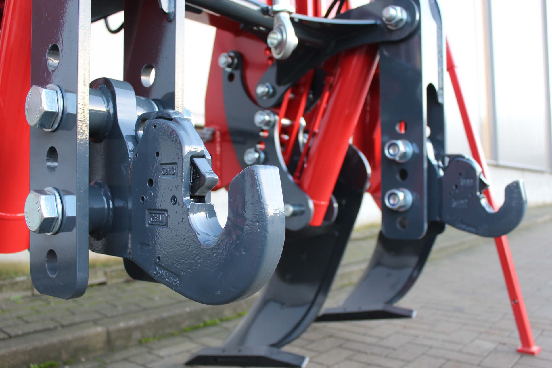 Hydraulic parallel linkage