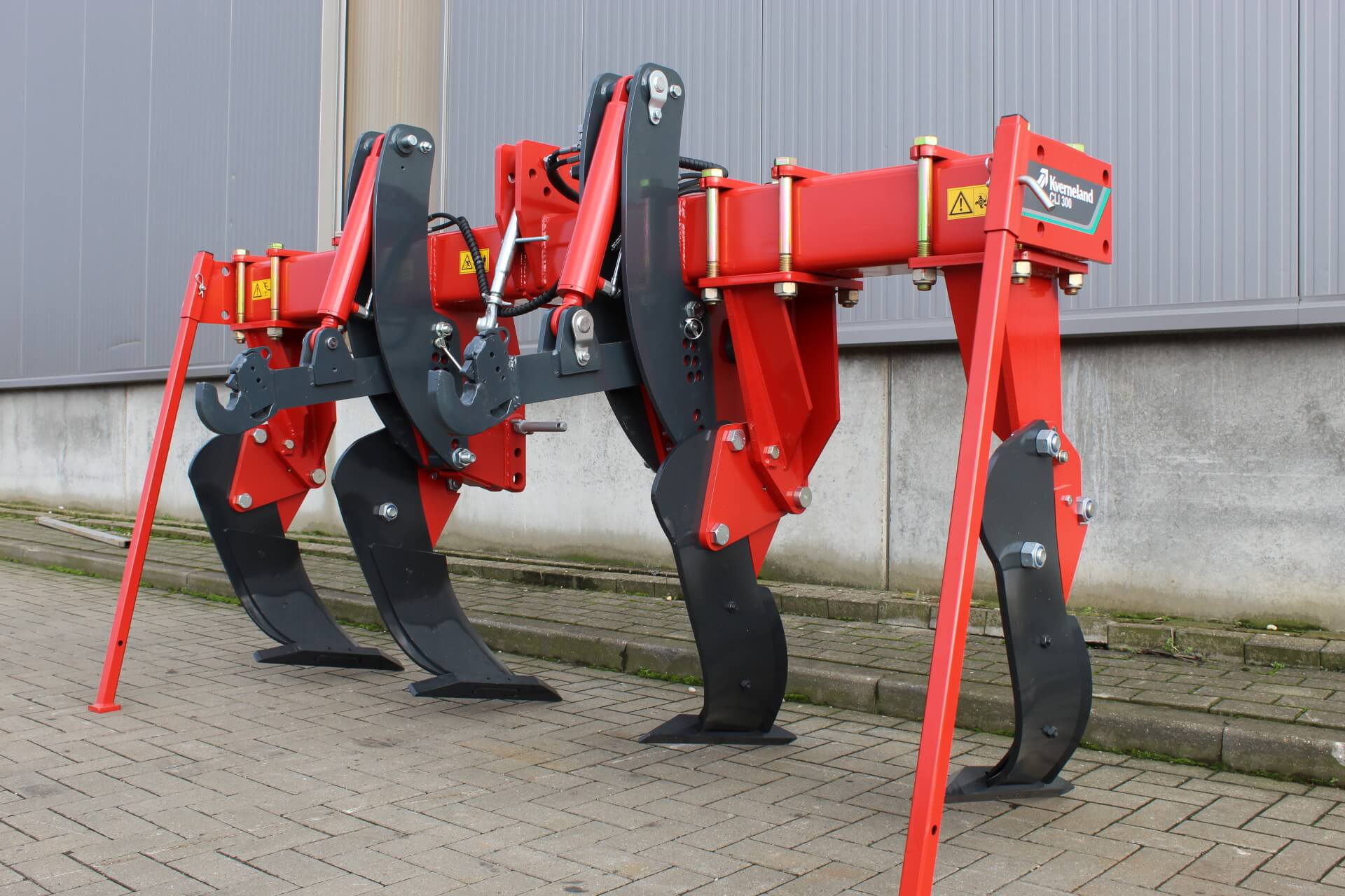 Hydraulic linkage